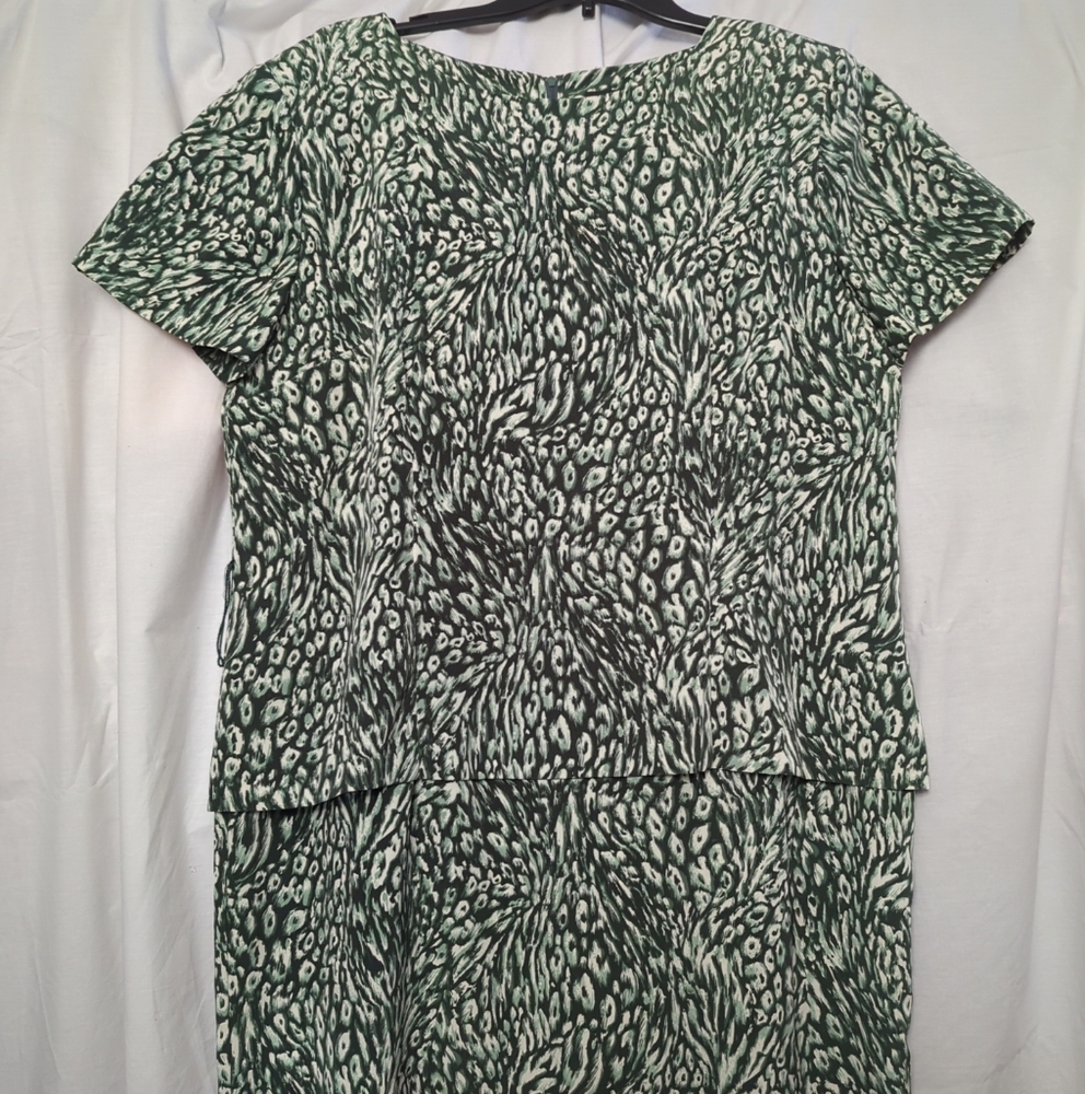 Sag Harbor Sheath Dress Woman’s Size 16 Animal Print Short Sleeve Slit N Back